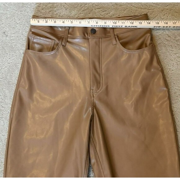 Abercrombie Curve Love The 90s Straight Ultra High Rise Faux Leather Carmel Sz 6 - Picture 2 of 9